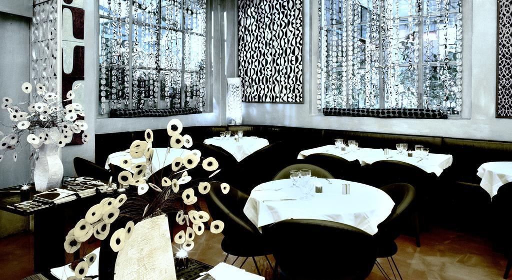 3 10 Corso Couette-café Milan